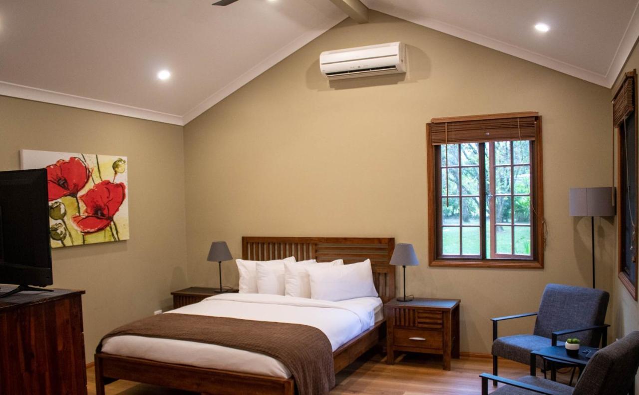 Sunshine Valley Cottages Woombye ภายนอก รูปภาพ